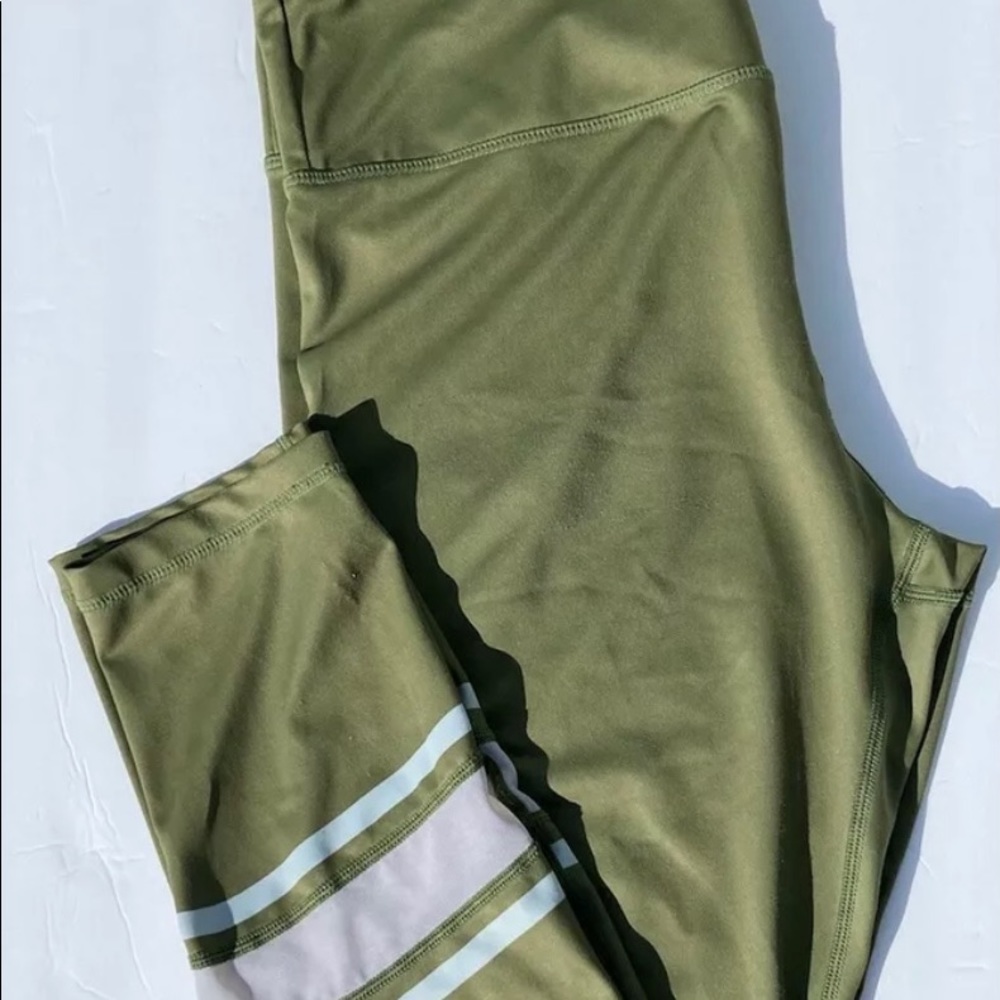 Zyia Activewear Women’s Green Leggings Size XL.